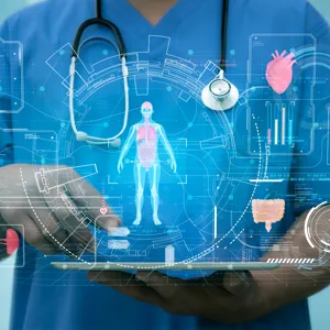 Illustrasjon. En lege som ser på et hologram av menneskekroppen