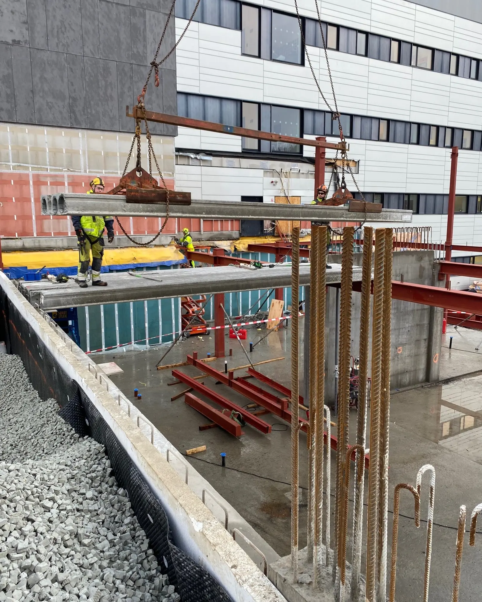 Etasjeskiller monteres