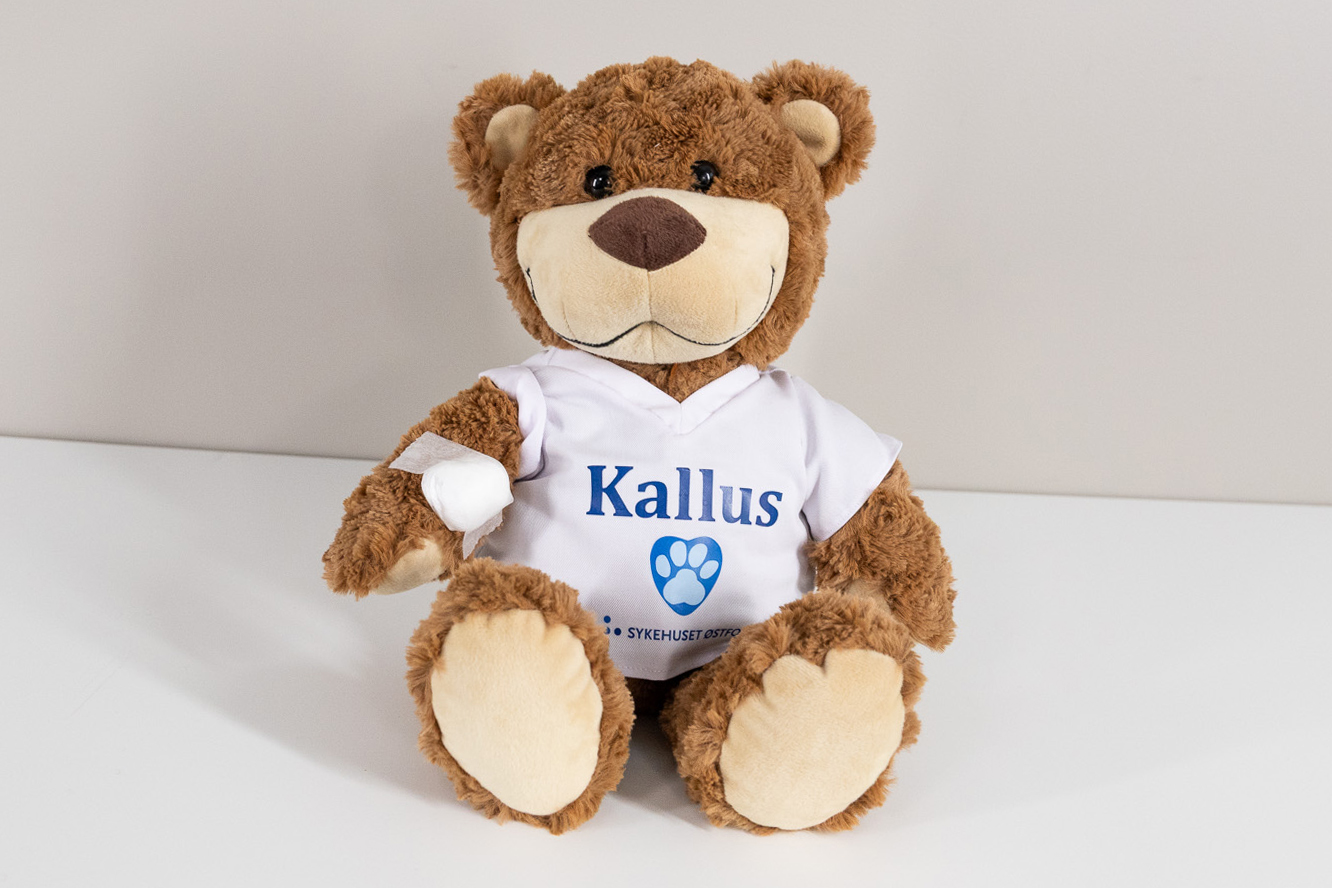 kallus med plaster på armen etter blodprøve