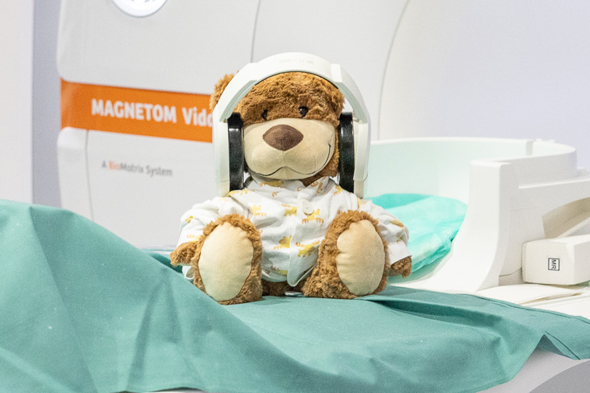 Kallus tar MR og hører på musikk