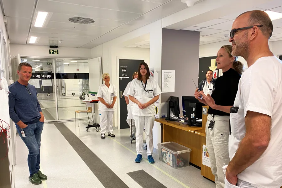 Bilde fra åpningen av sårpoliklinikk