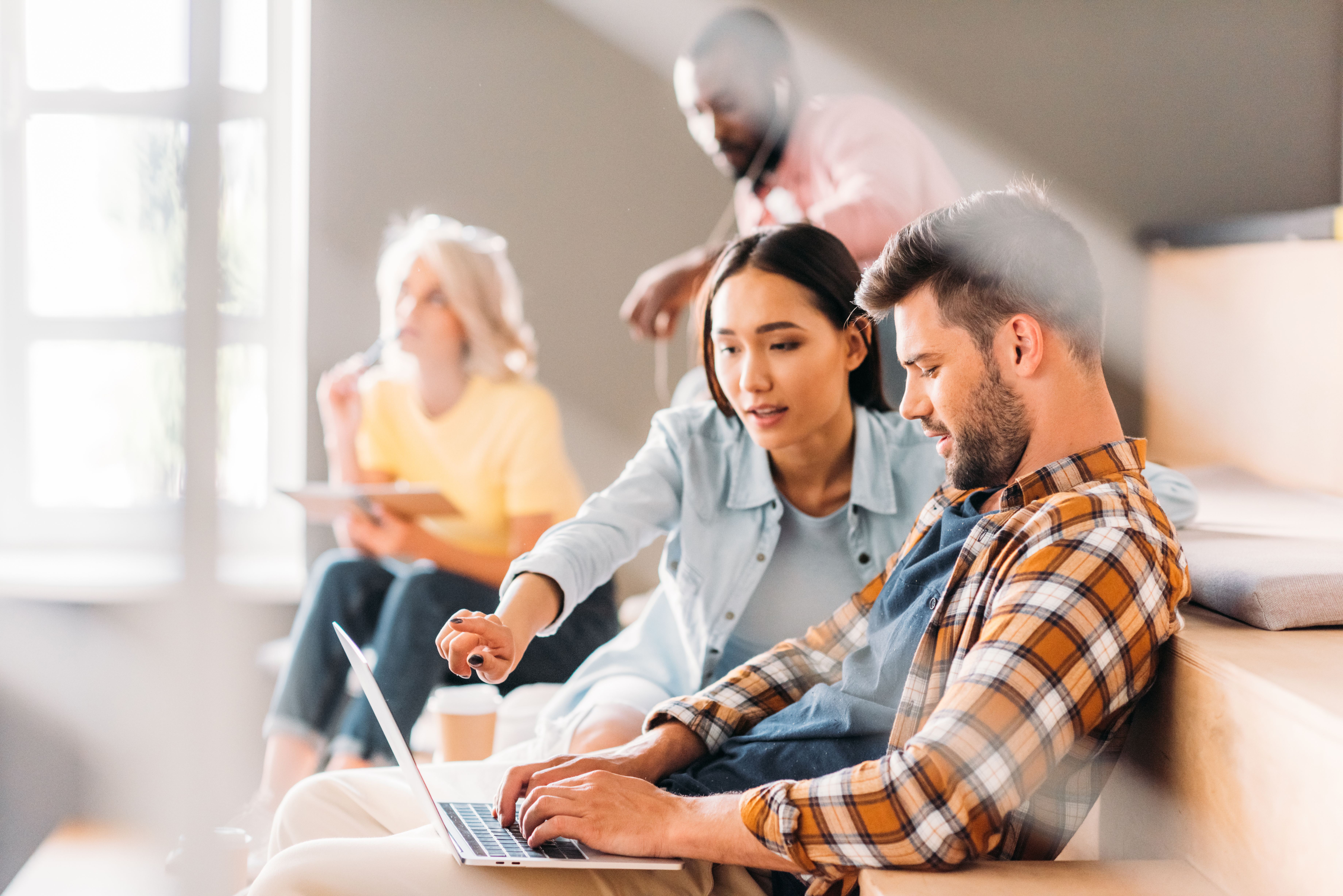 Illustrasjon: 4 studenter