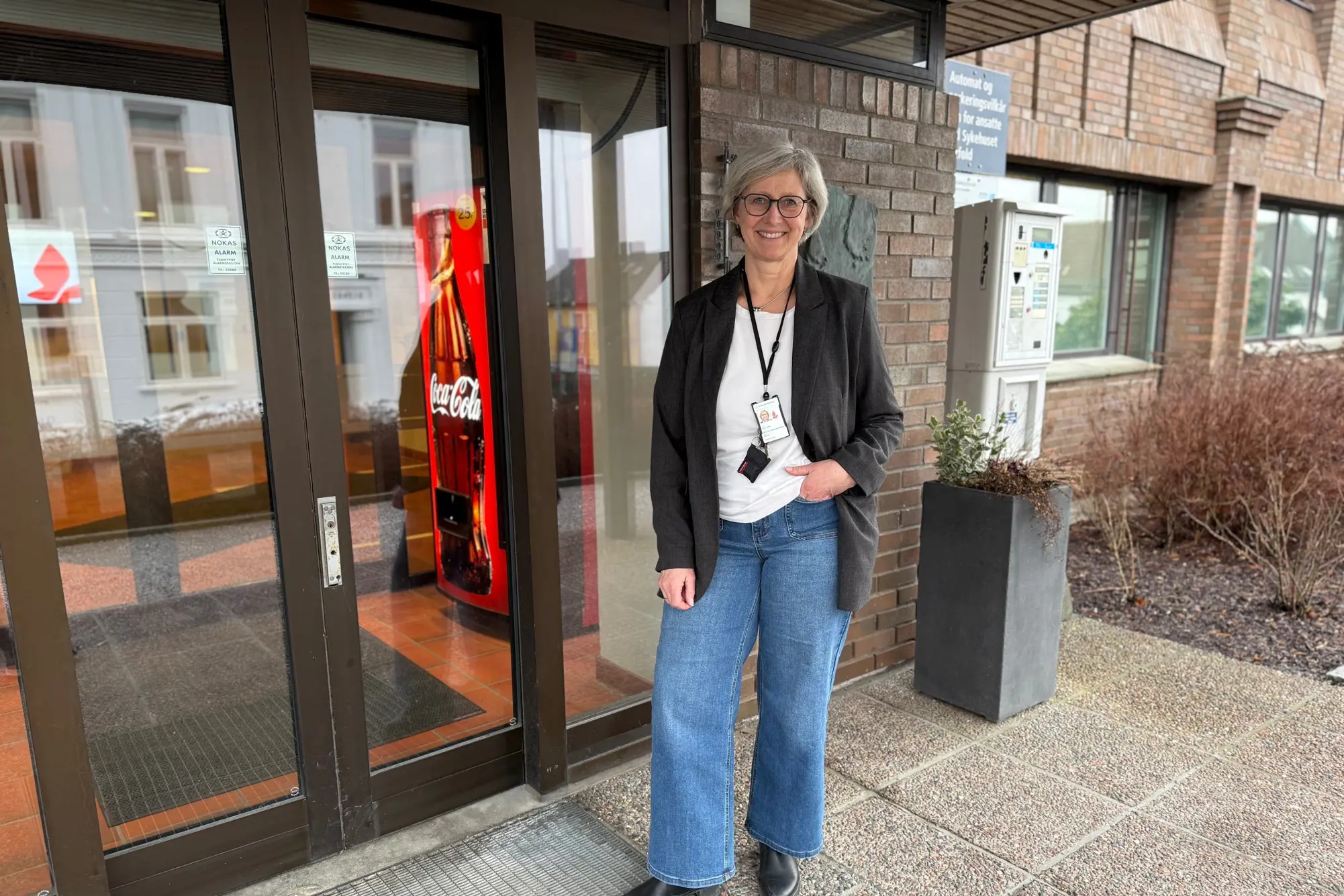 Kristin Sørbrøden Breda utenfor Sarpsborgkliniken