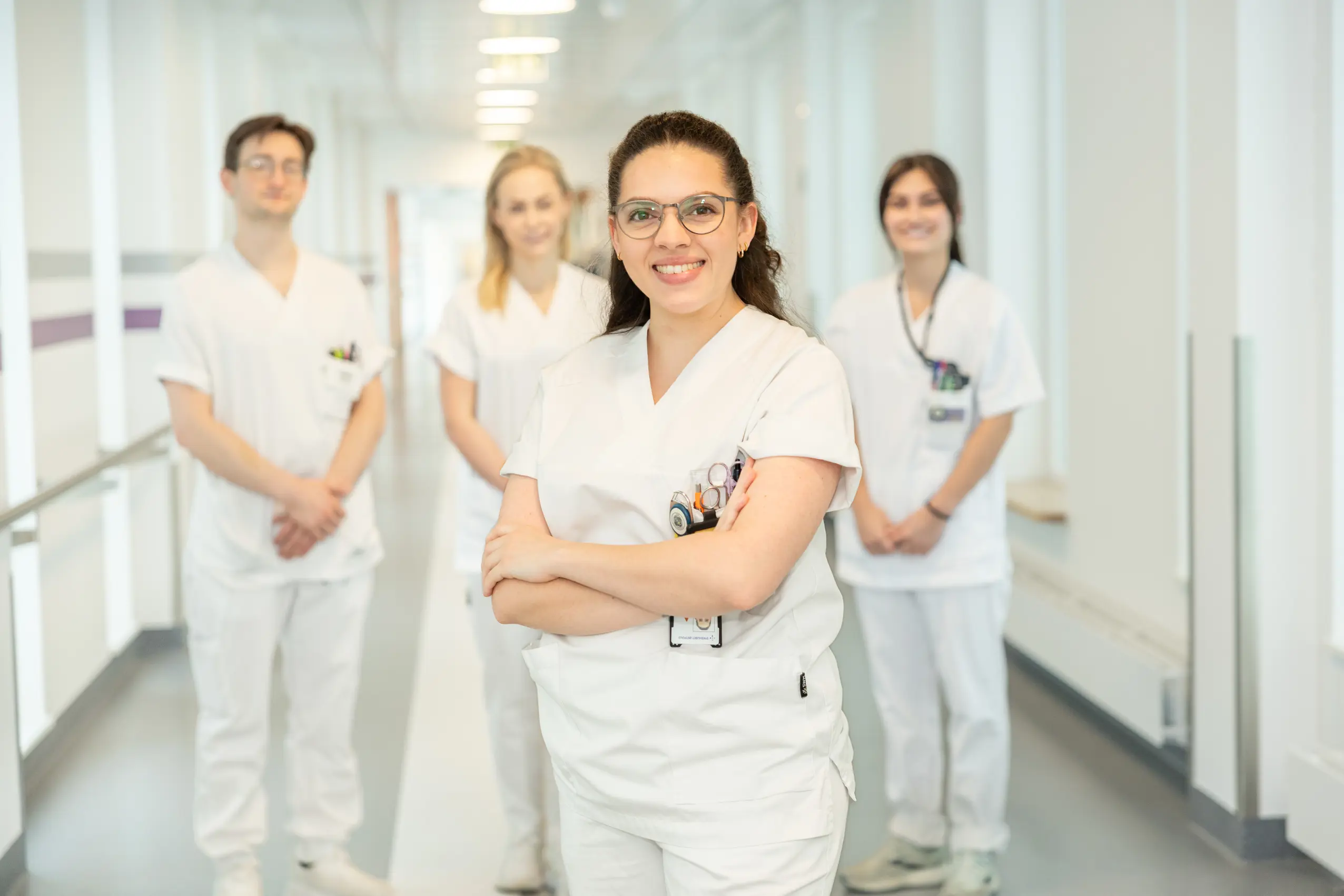 Sykepleiere i en korridor