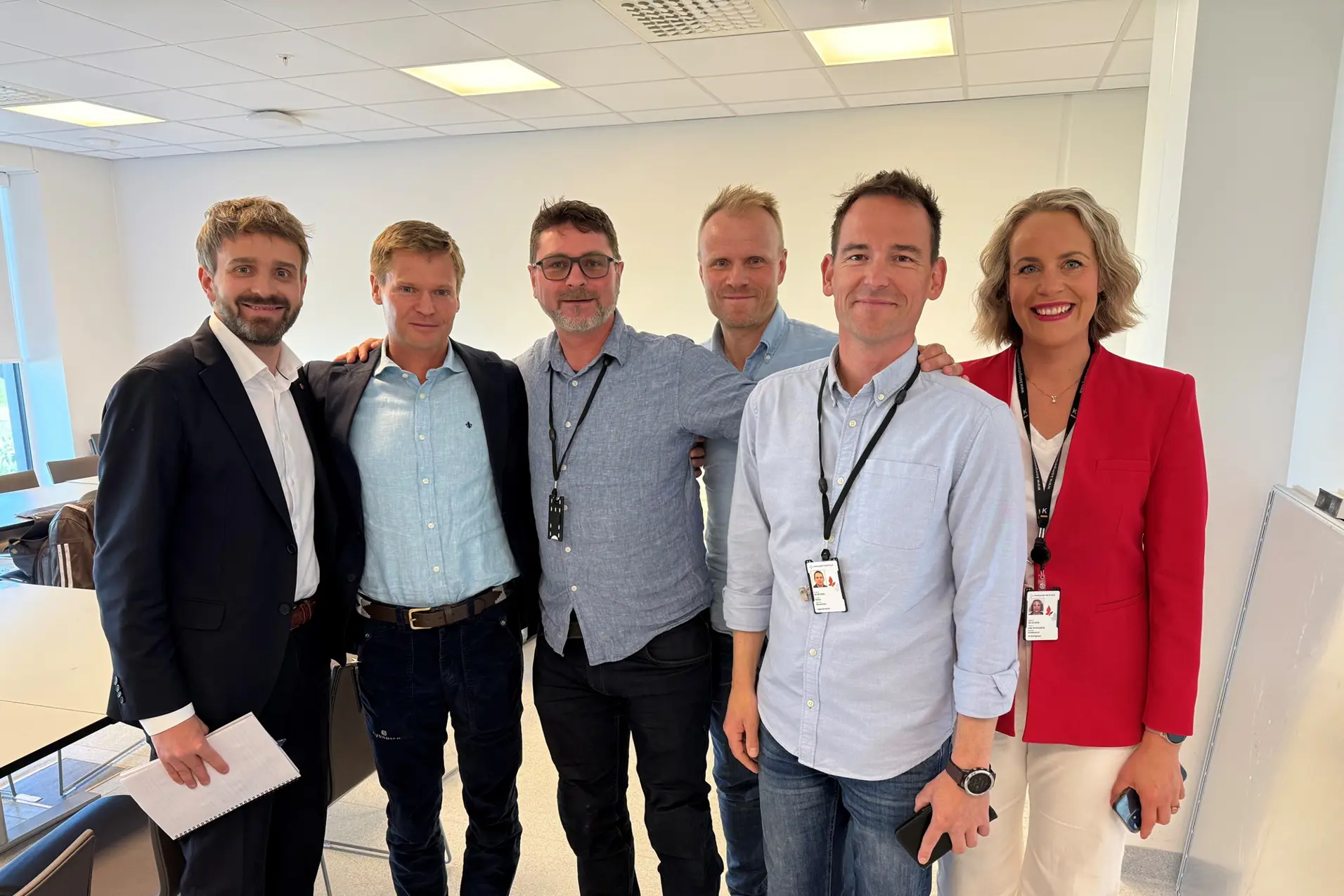 Sykehusets fire samhandlingsleger; Dag Eivind Syverstad, Jens Lind-Larsen, Bjørn Tore Martinussen og Petter Samuelsen, sammen med helse- og omsorgsminister Jan Christian Vestre og samhandlingssjef Lise Wangberg Storhaug.