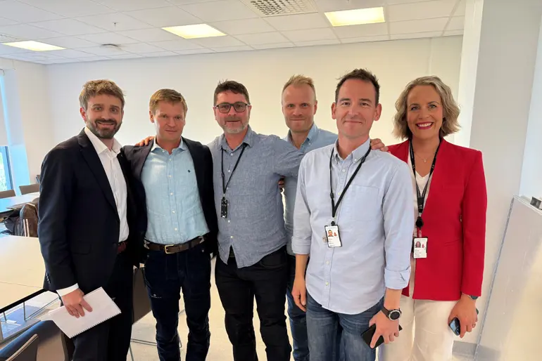 Sykehusets fire samhandlingsleger; Dag Eivind Syverstad, Jens Lind-Larsen, Bjørn Tore Martinussen og Petter Samuelsen, sammen med helse- og omsorgsminister Jan Christian Vestre og samhandlingssjef Lise Wangberg Storhaug.