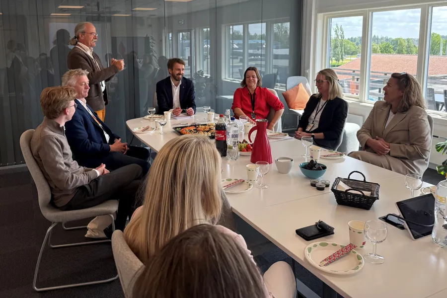 Ingmar Clausen tar imot helseministeren