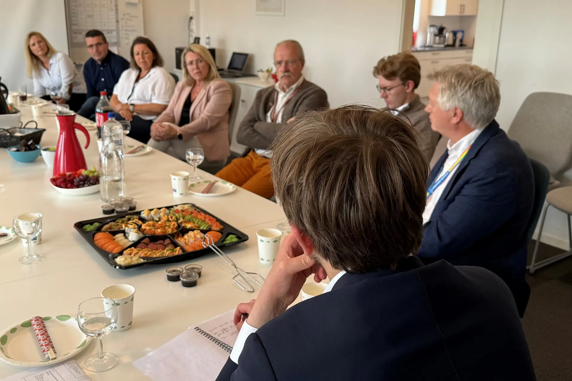 Helseminister Vestre sammen med medarbeidere og ledere i Sykehuset Østfold