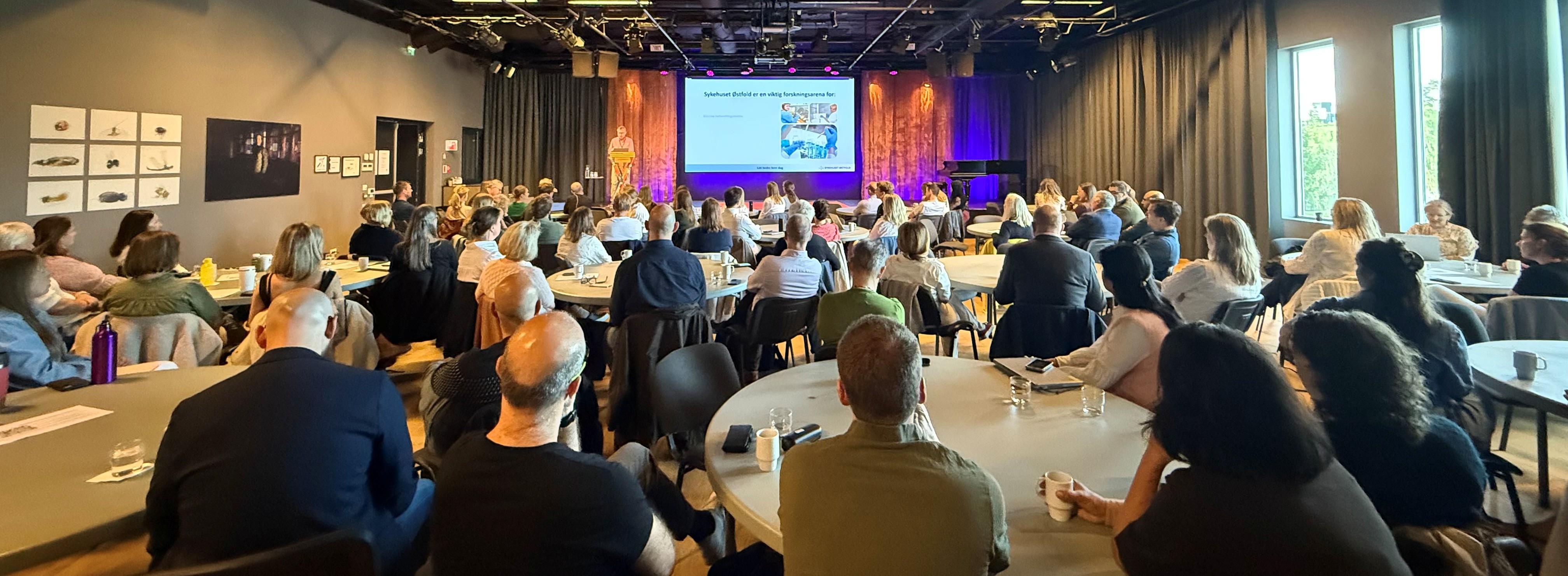 Sal med seminardeltakere