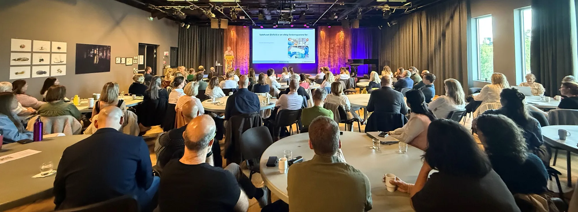 Sal med seminardeltakere