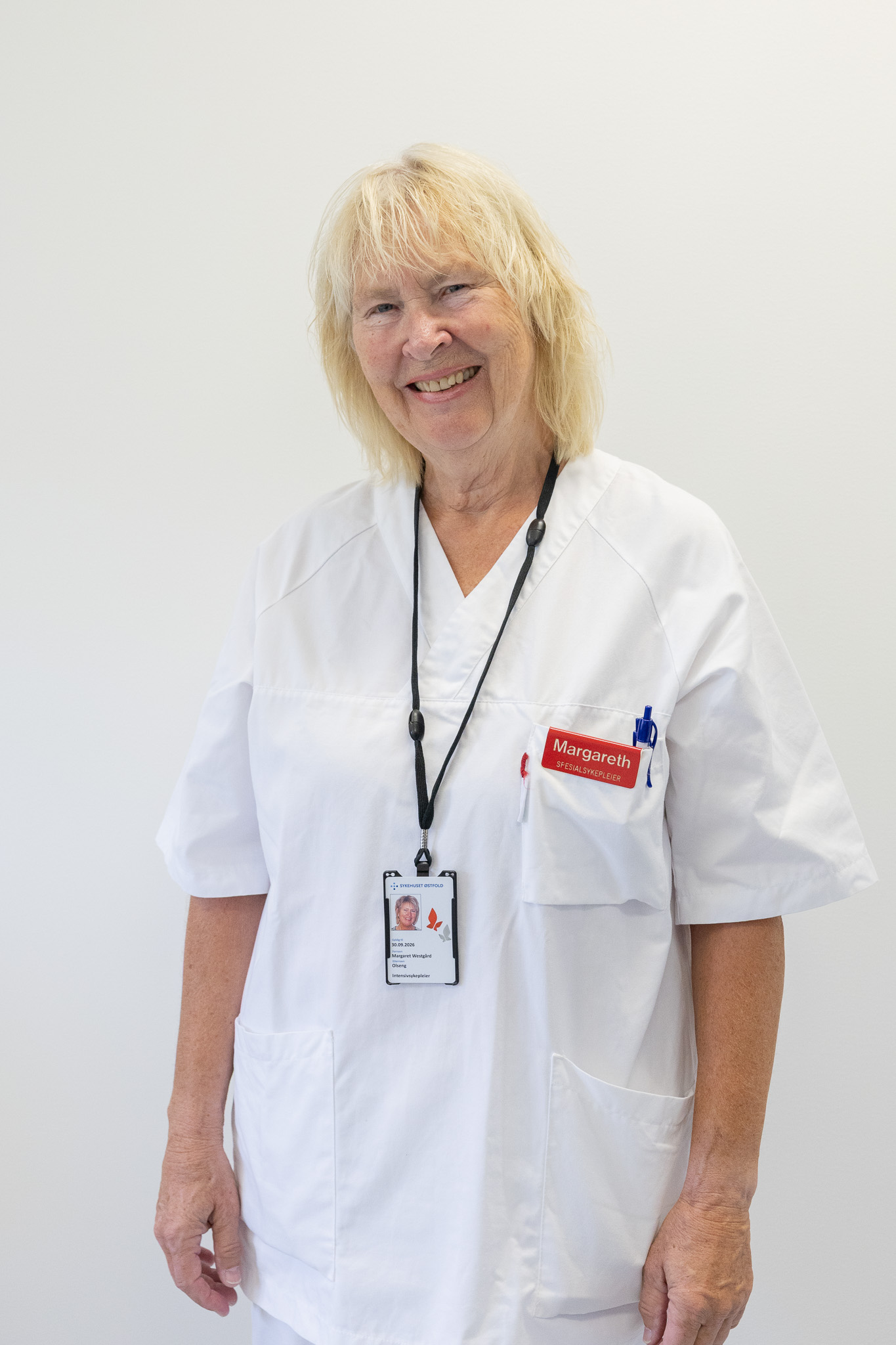 Margareth Olseng i dagens hvite arbeidsantrekk