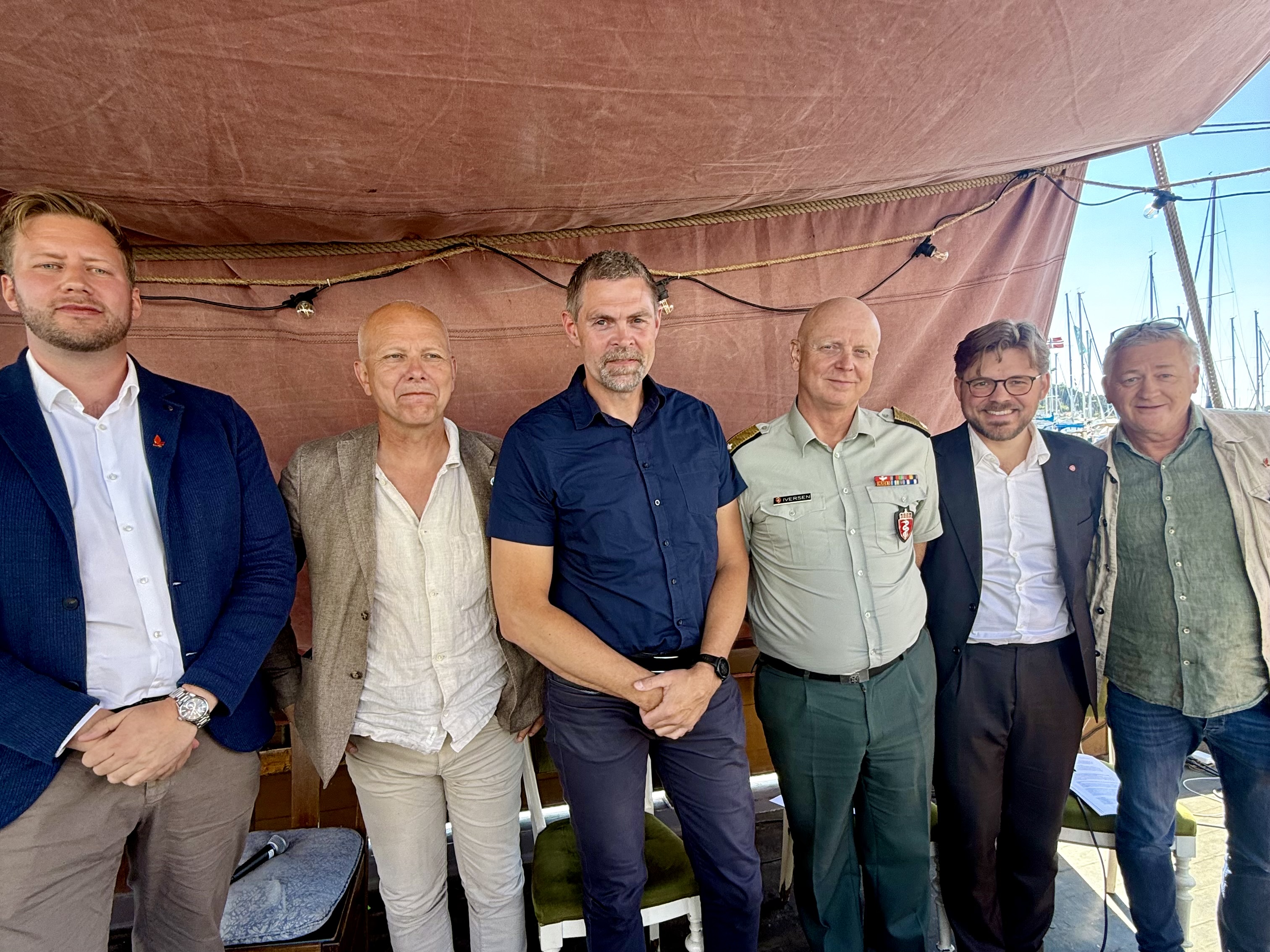 Fredrik Femtehjell Friberg, Bjørn Lein Bjørnebeth, Johnny Brodersen, Petter Iversen, Ole Martin Juul Slyngstadli og Helge Stene-Johansen