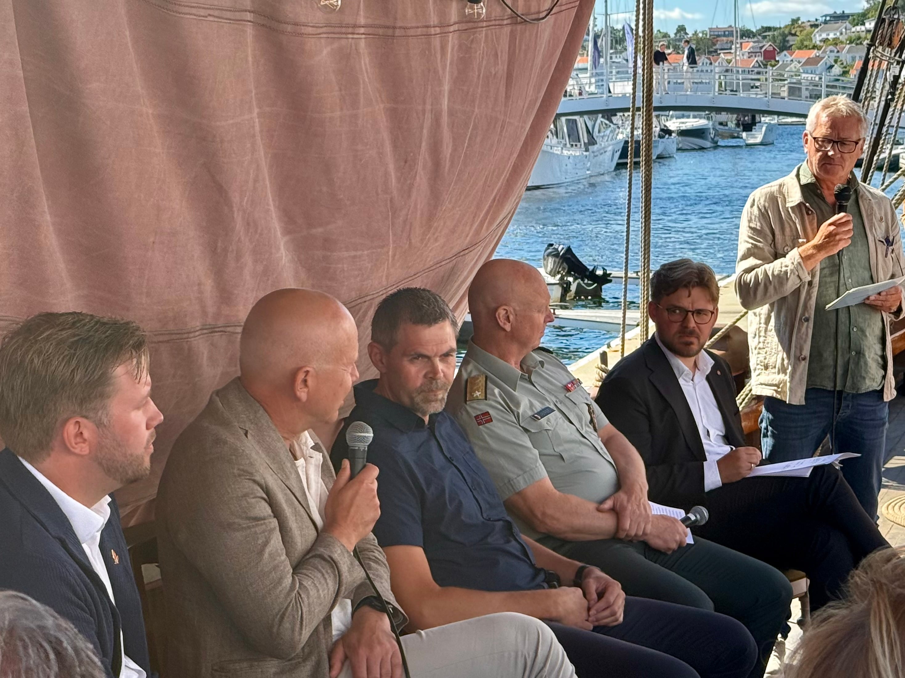 Fredrik Femtehjell Friberg, Bjørn Atle Lein Bjørnbeth, Johnny Brodersen, Petter Iversen, Ole Martin Juul Slyngstadli og Helge Stene-Johansen