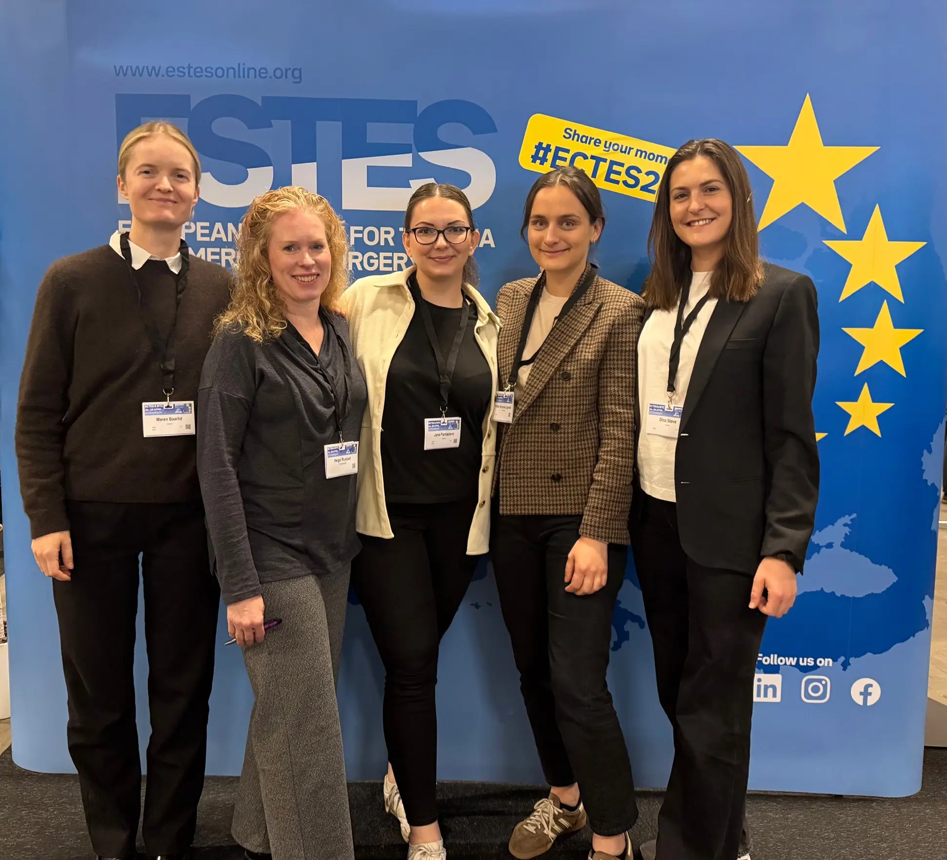 Fem deltakere på kongress