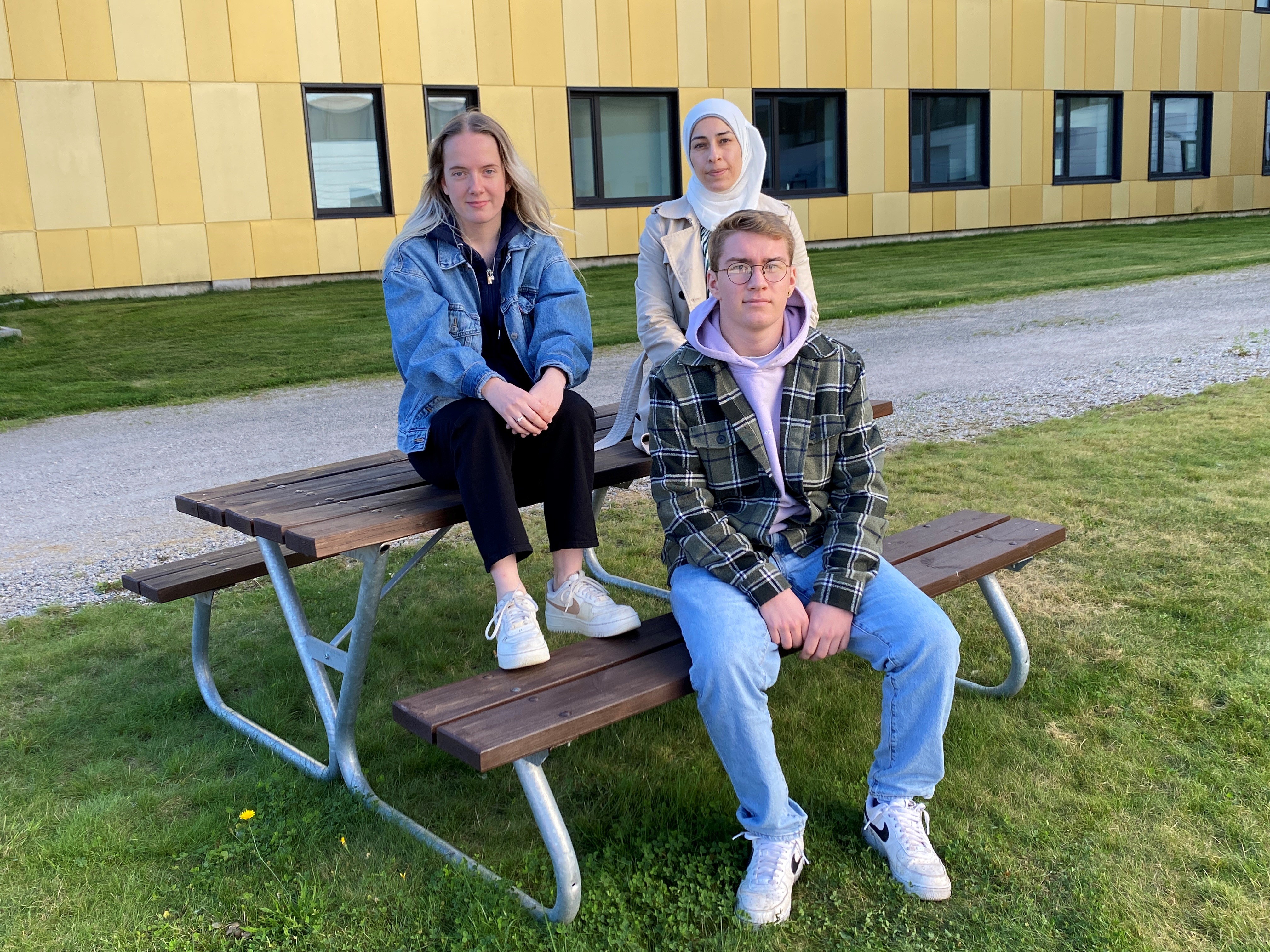 Nye lærlinger i ernæringskokk og logistikkfag.