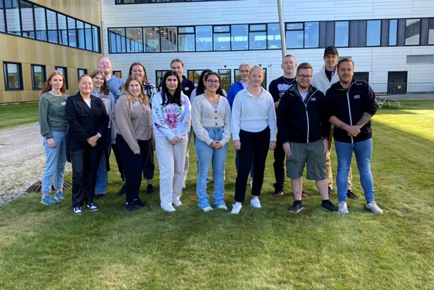 Nye lærlinger i helsearbeiderfag.