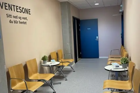 Bilde av venterommet på mammografiscreeningen