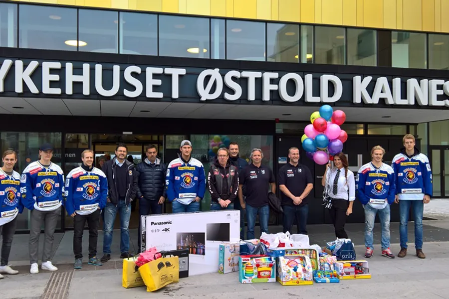 Sparta utenfor inngangspartiet på Kalnes