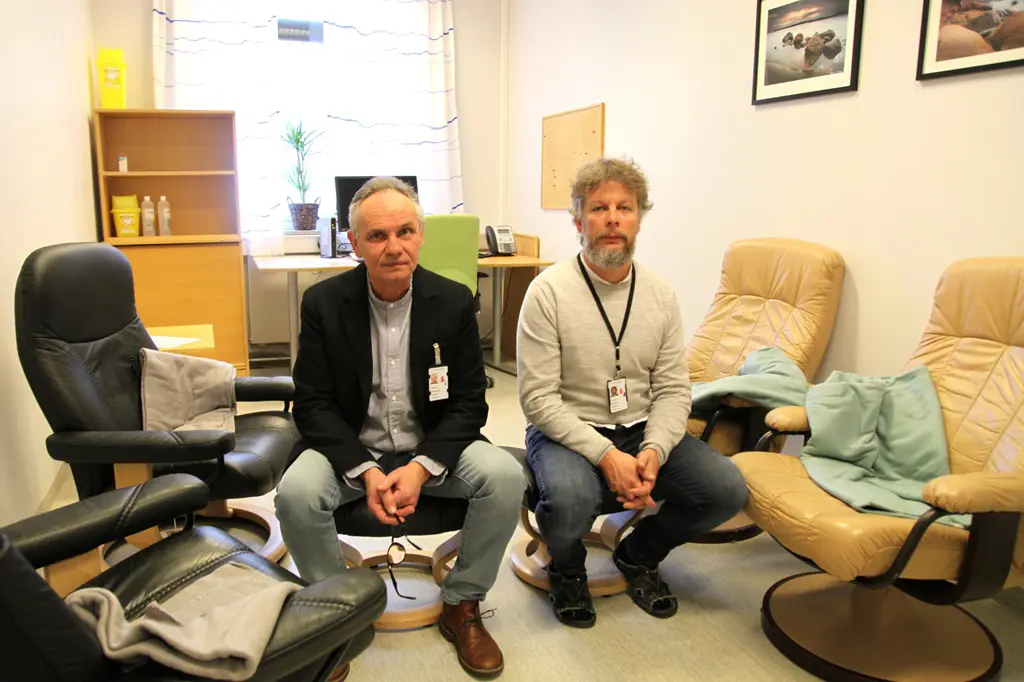 Avdelingssjef Bernt Werner Pettersen i avdeling rusbehandling med avdelingsrådgiver og prosjektleder