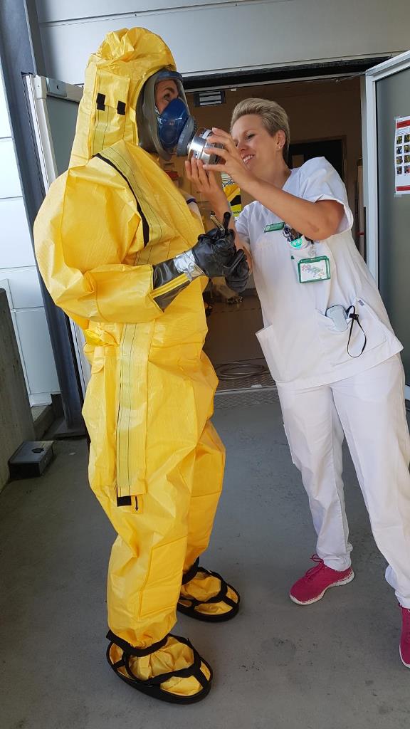 Får hjelp med maske