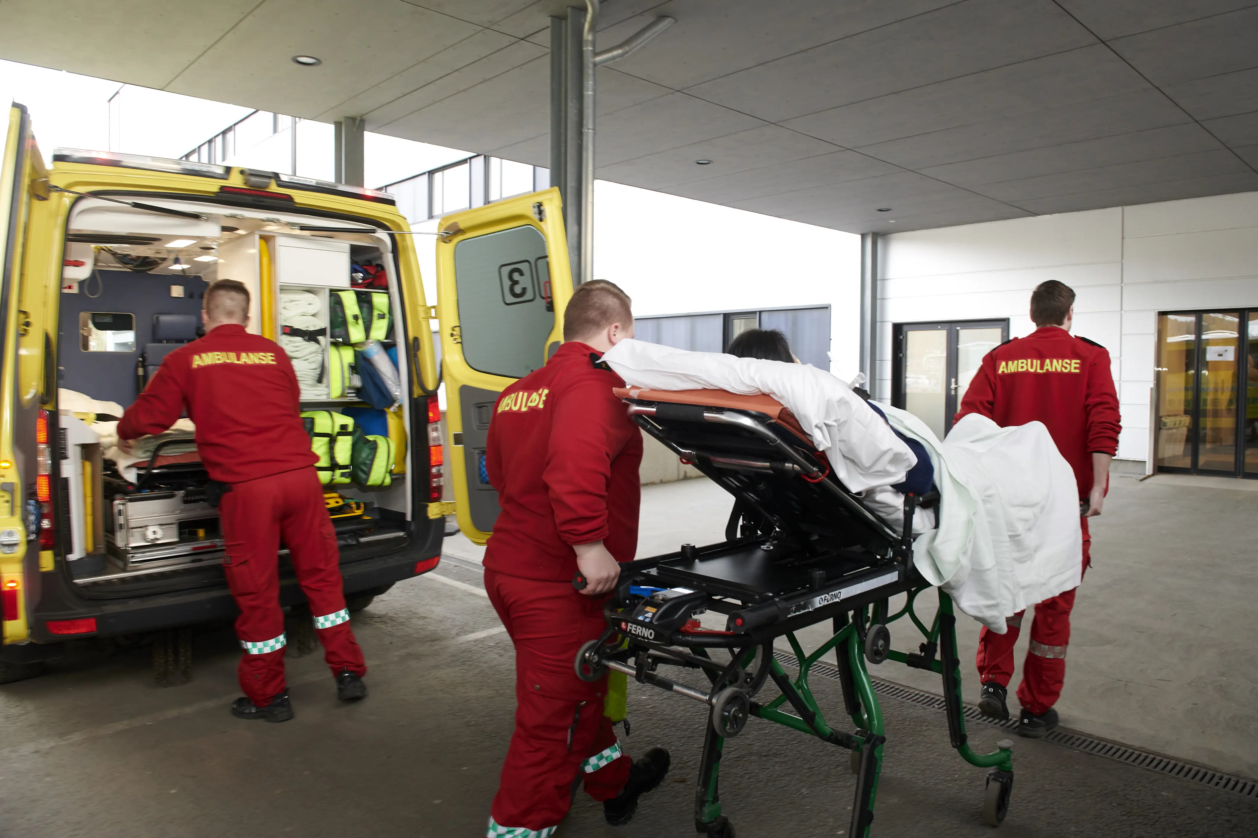 De siste årene har ambulansetjenesten hatt i snitt 50.000 oppdrag i året