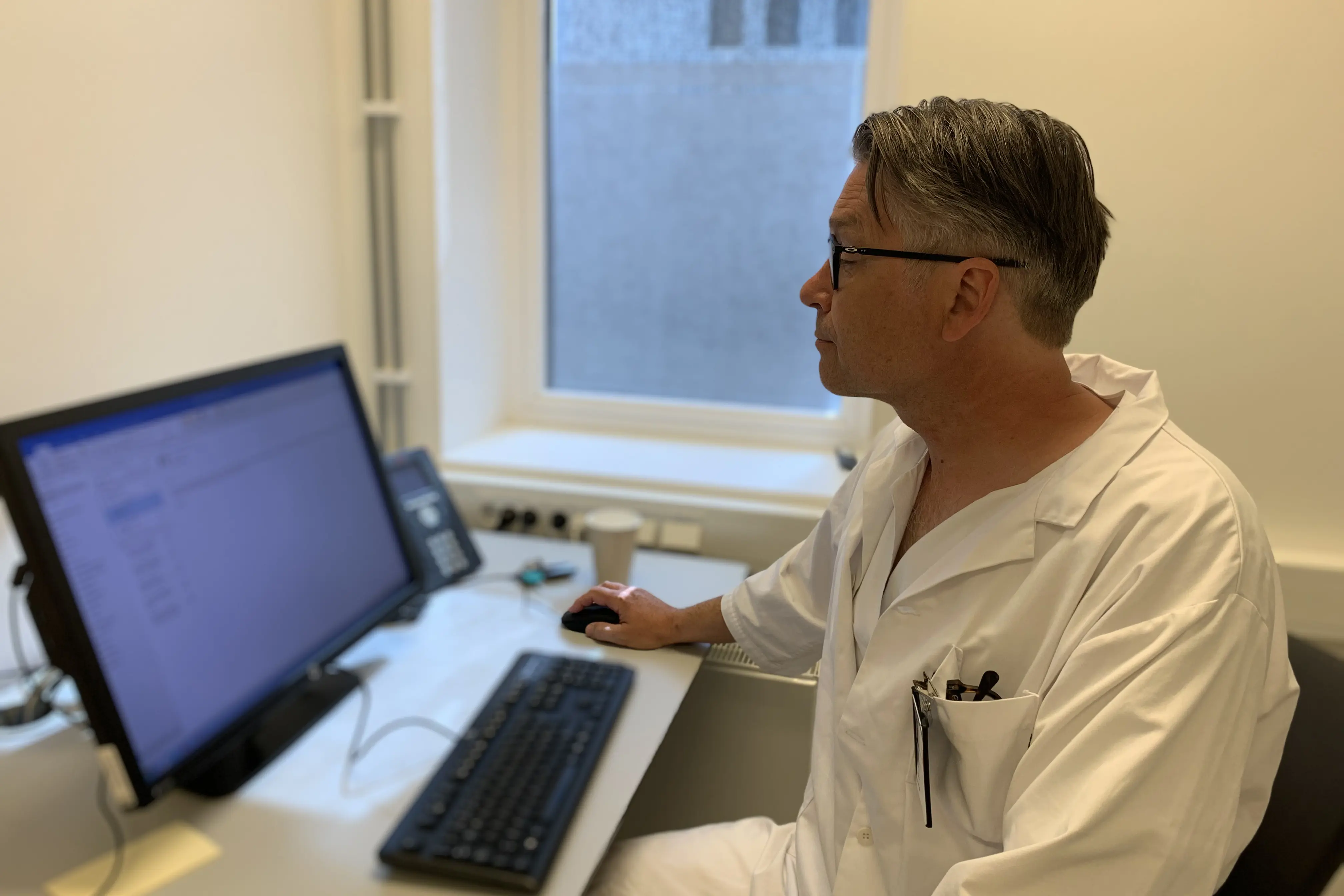 Psykiater Kjetil Horn på kontoret.